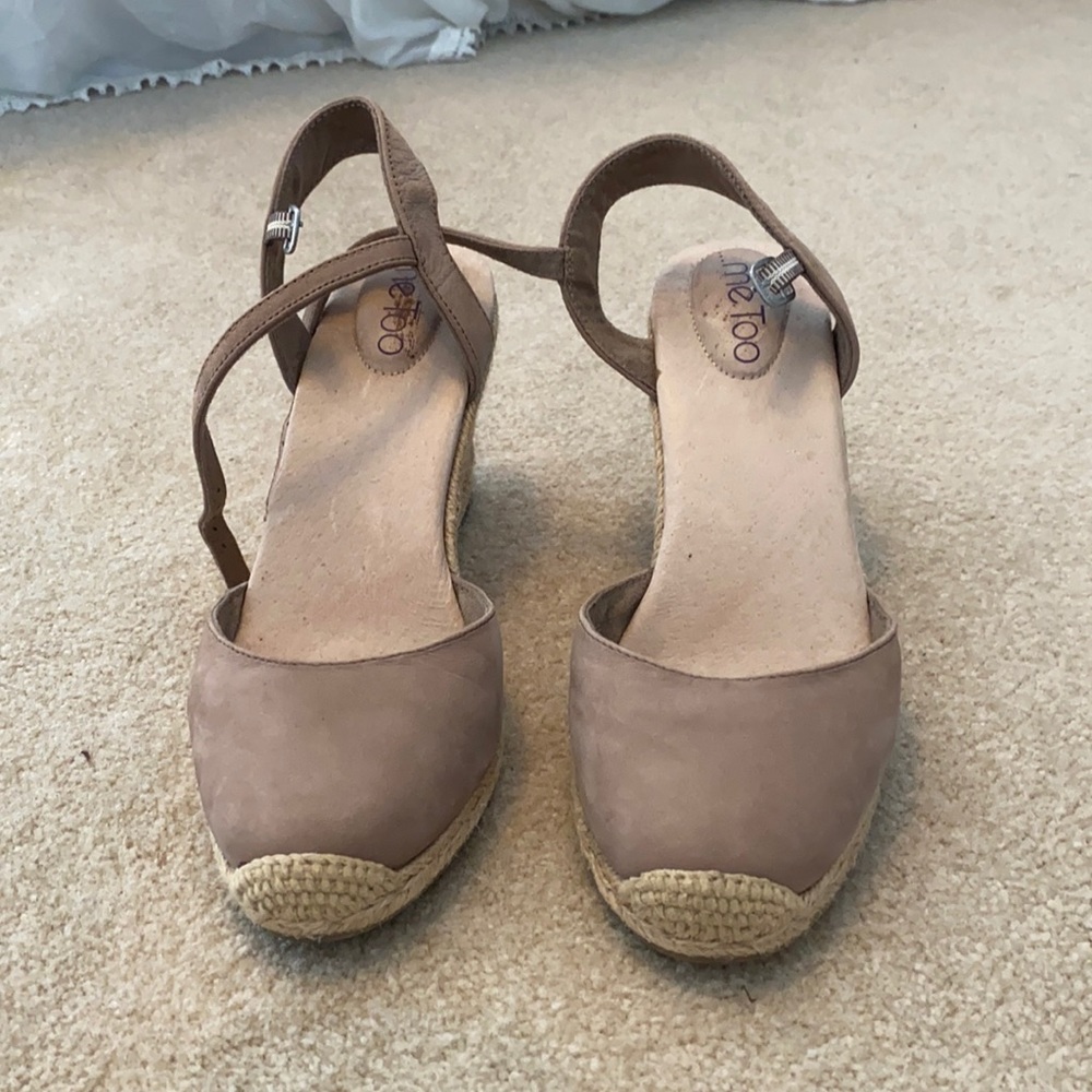 Cute tan shoes